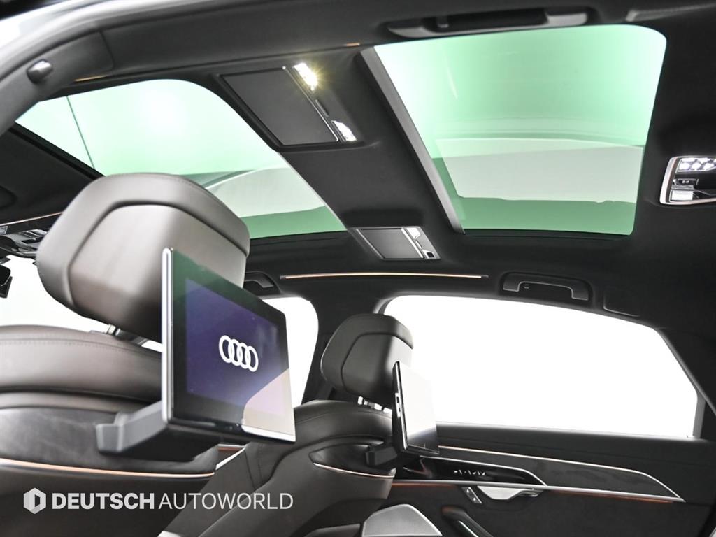Audi A8 — photo 19