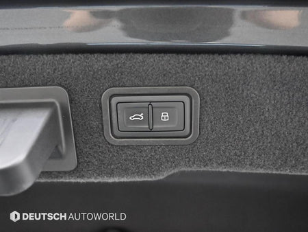 Audi A8 — photo 20