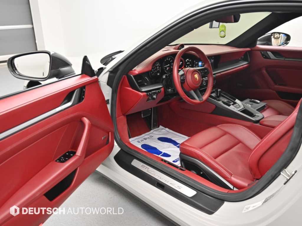 Porsche 911 — photo 11