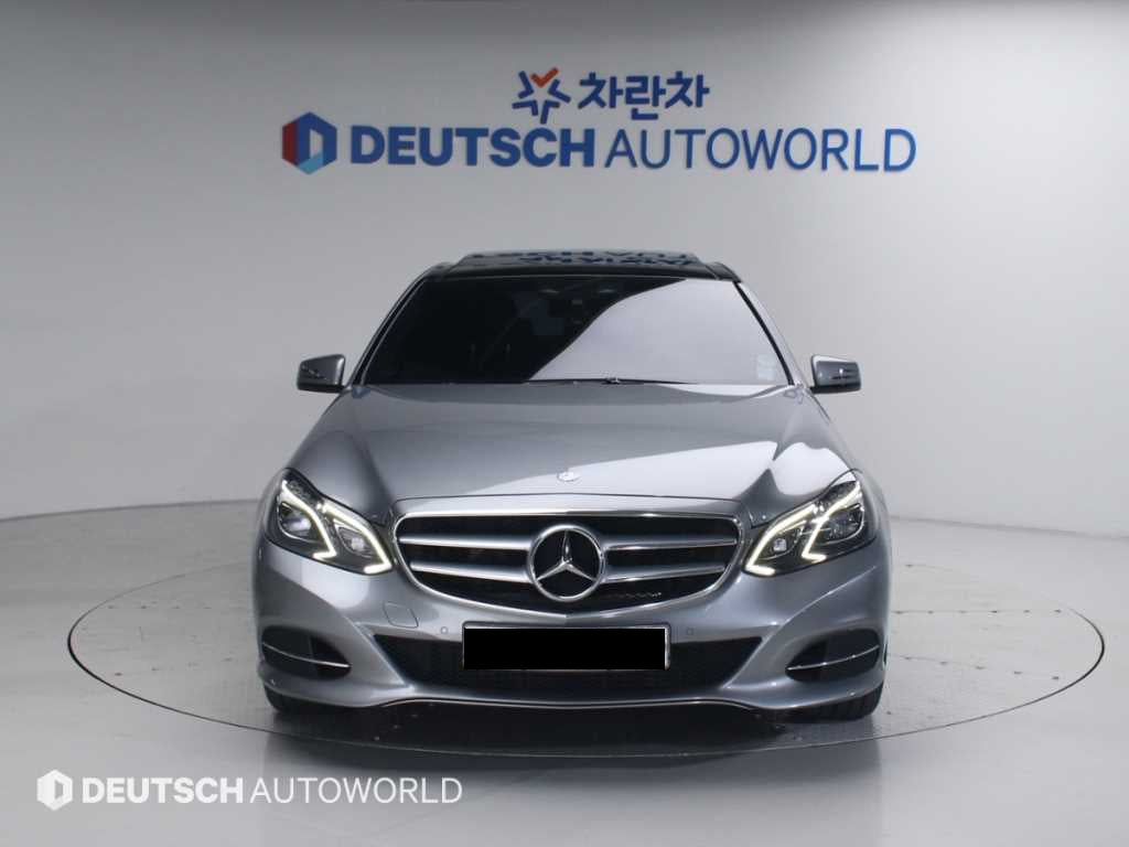 Mercedes-Benz E-Class — photo 03