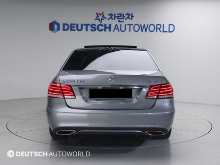 Mercedes-Benz E-Class — photo 04