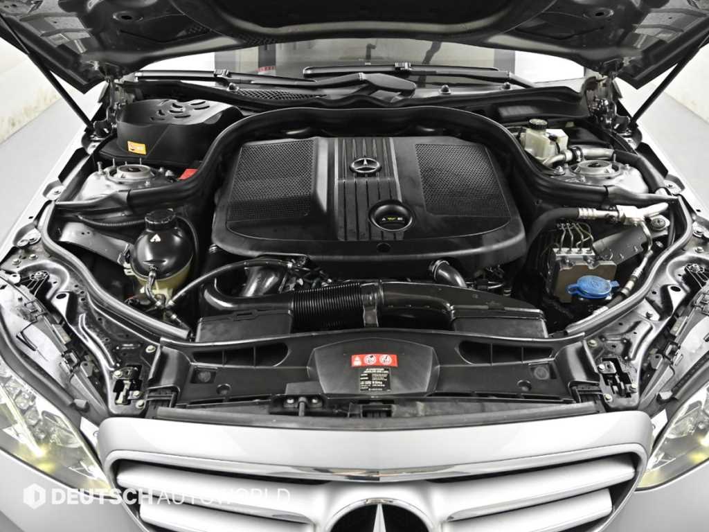 Mercedes-Benz E-Class — photo 06