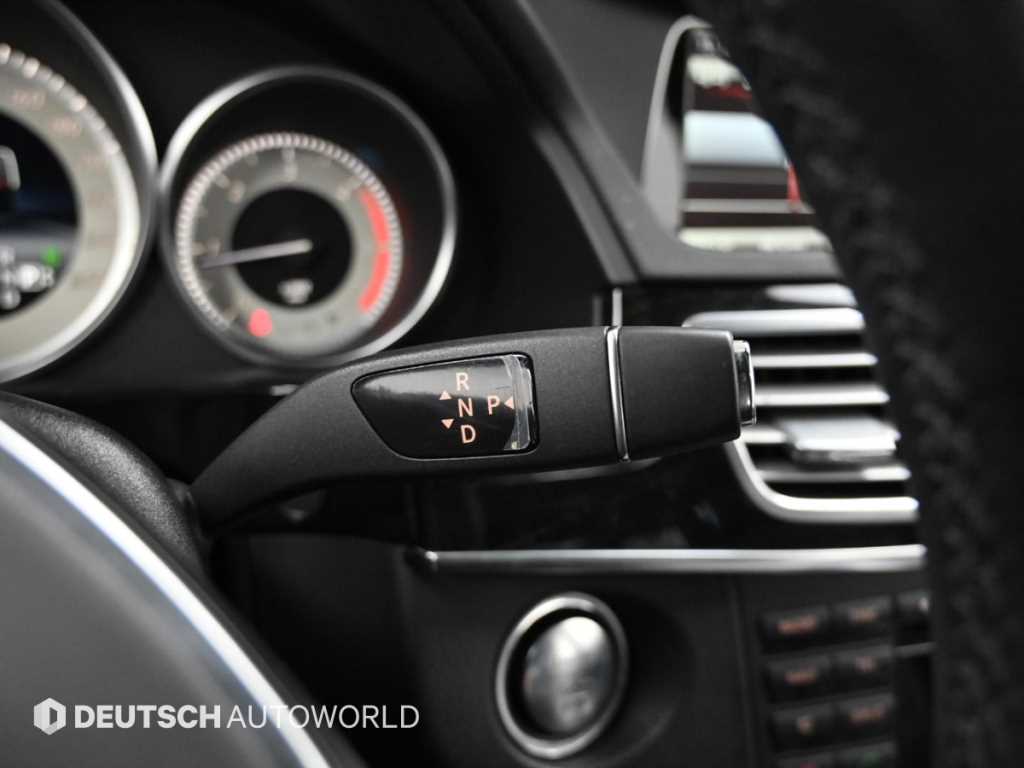 Mercedes-Benz E-Class — photo 09