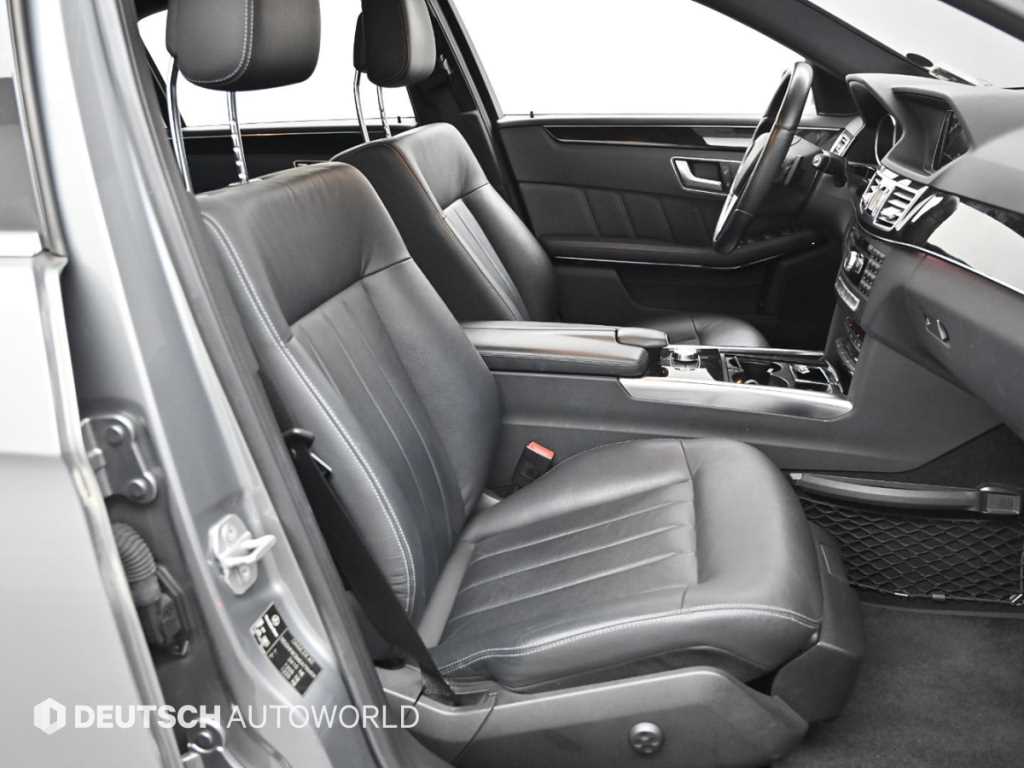 Mercedes-Benz E-Class — photo 10