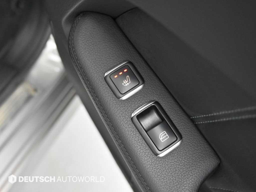 Mercedes-Benz E-Class — photo 16