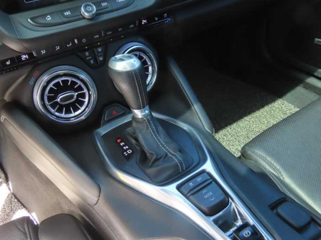 CHEVROLET Camaro — photo 11