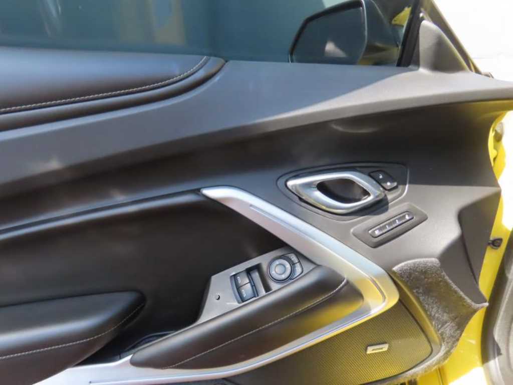 CHEVROLET Camaro — photo 12