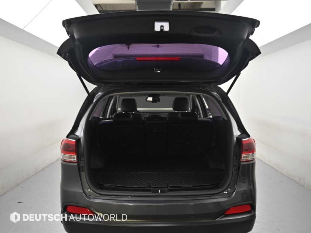 Kia Sorento — photo 19