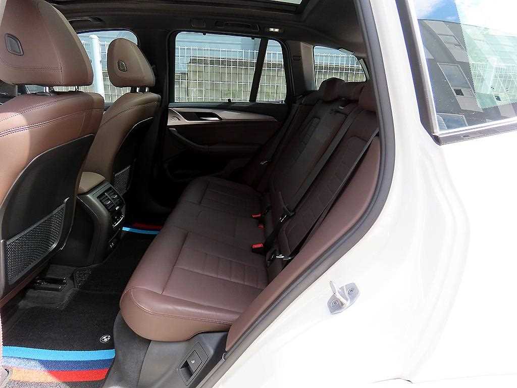 BMW X3 — photo 06