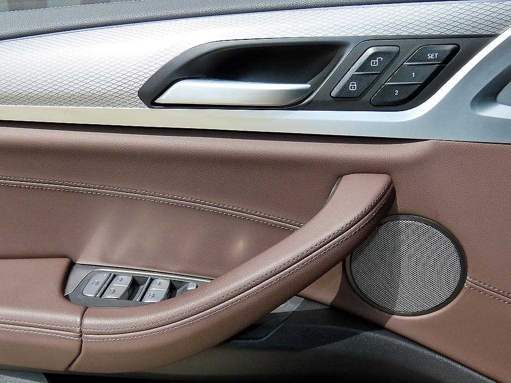 BMW X3 — photo 12