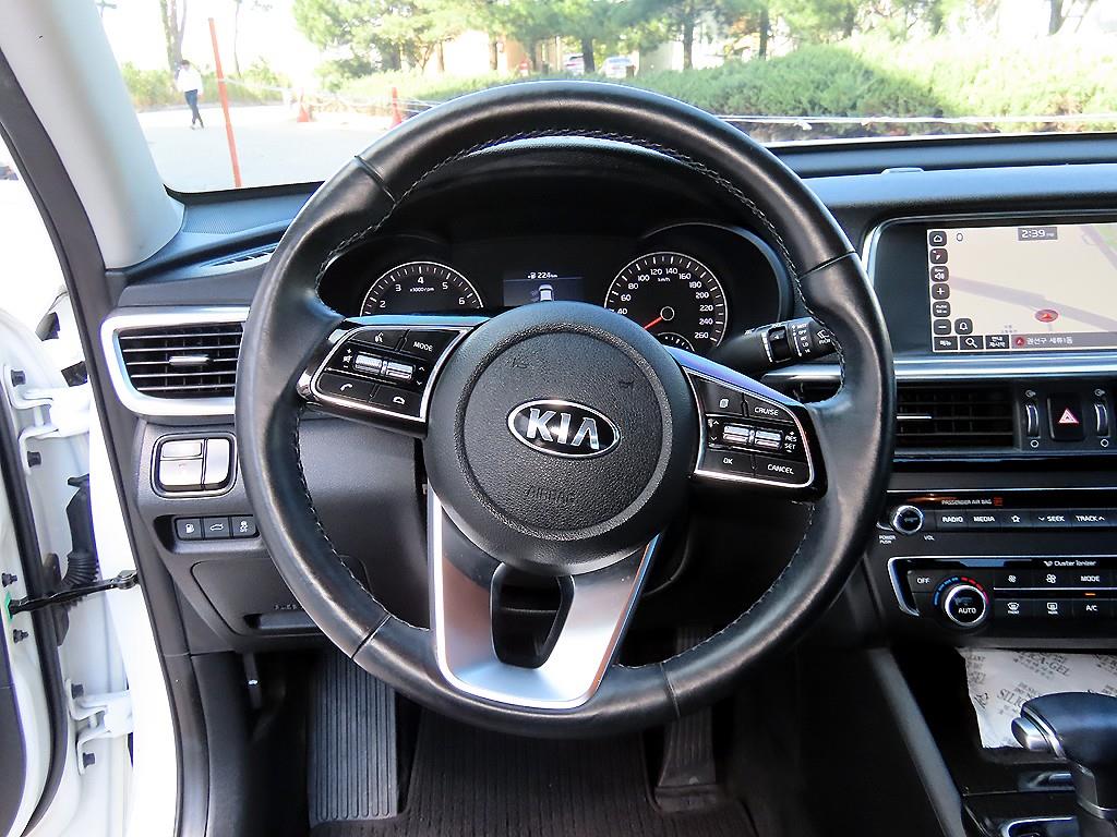 Kia K5 — photo 08