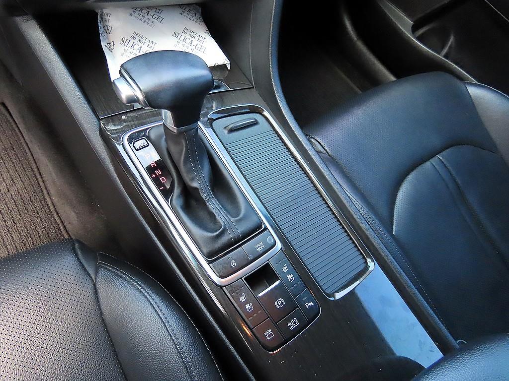 Kia K5 — photo 10