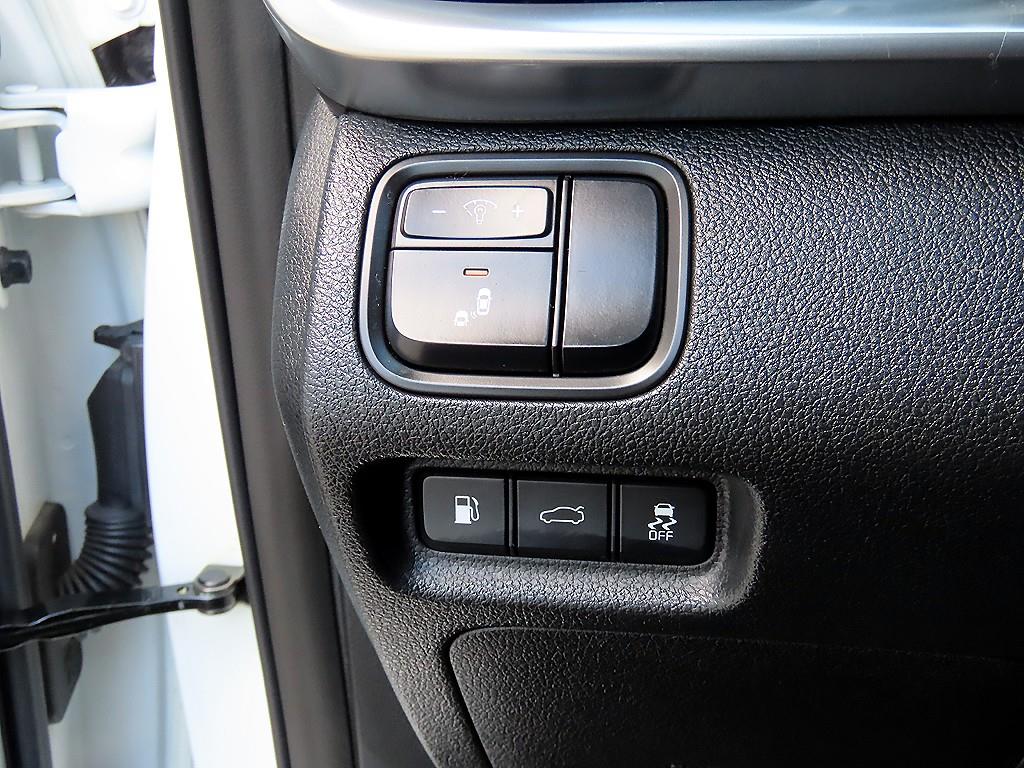 Kia K5 — photo 12