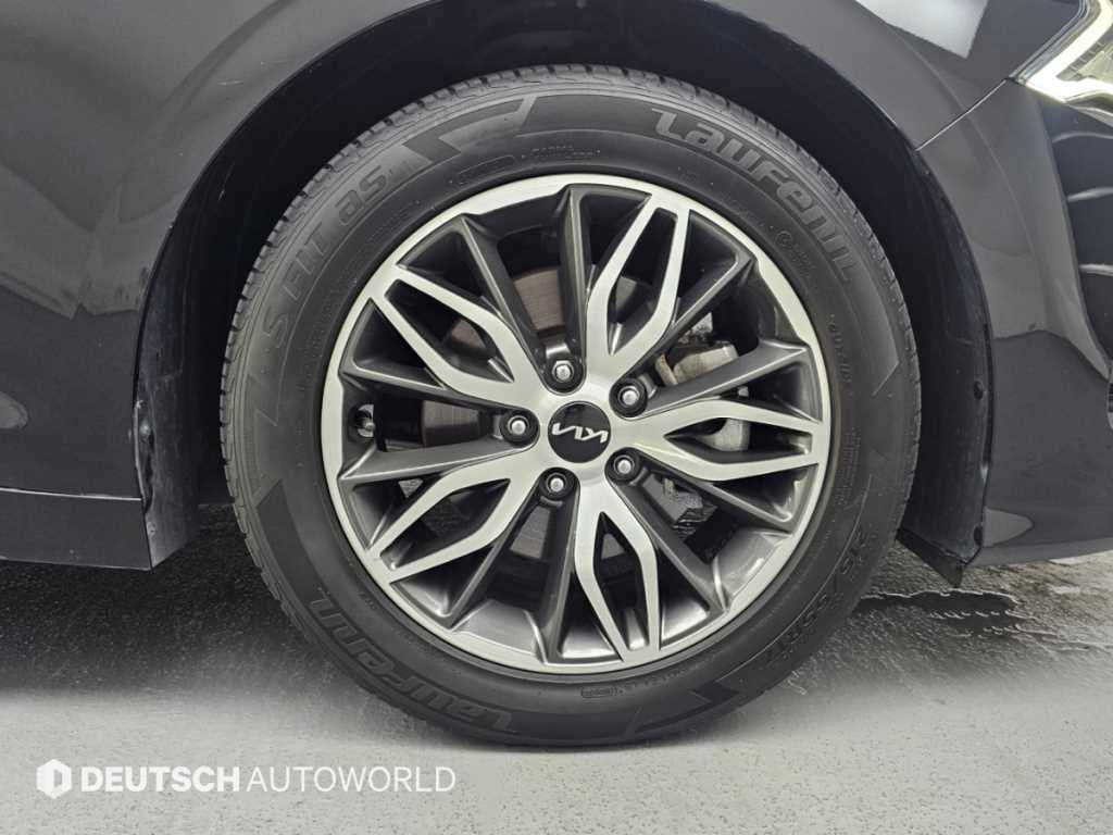 Kia K5 — photo 05