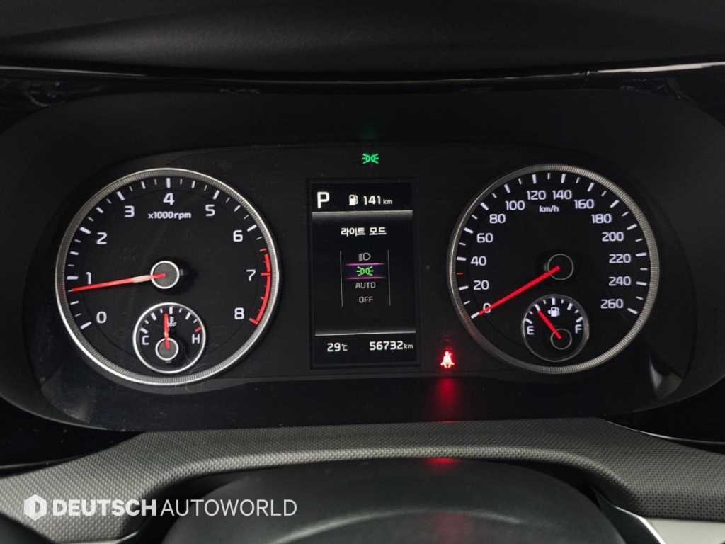 Kia K5 — photo 08