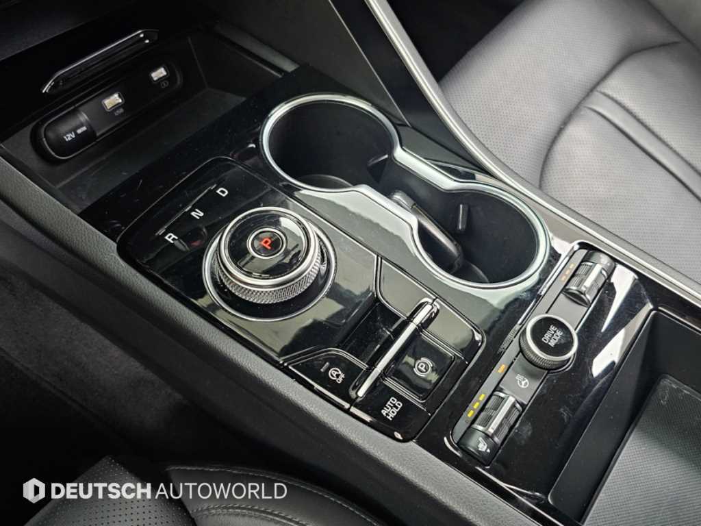Kia K5 — photo 09