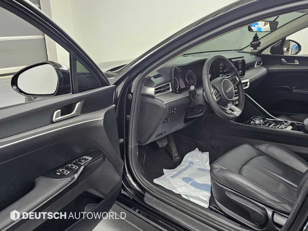 Kia K5 — photo 11