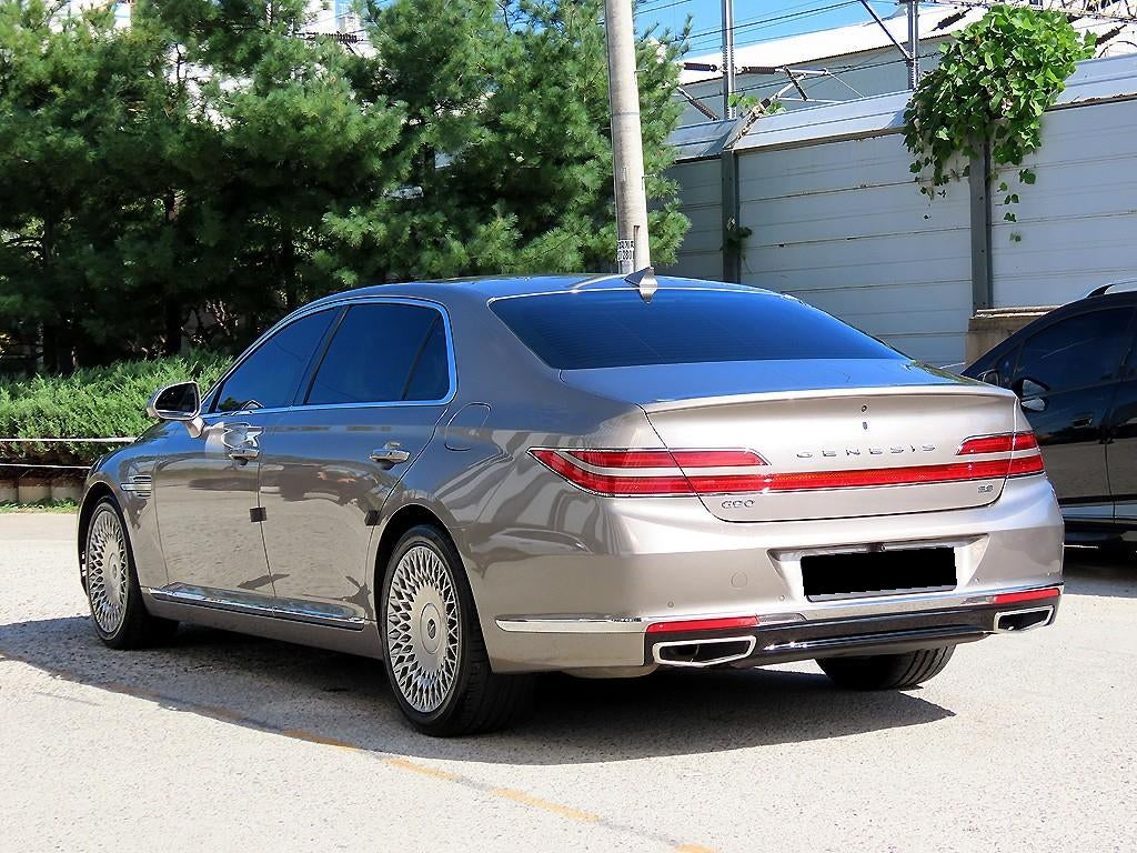 Genesis G90 — photo 03