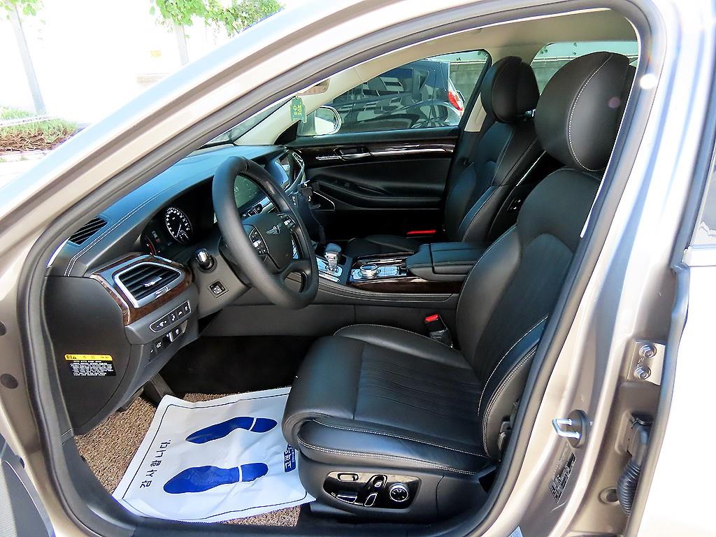 Genesis G90 — photo 05