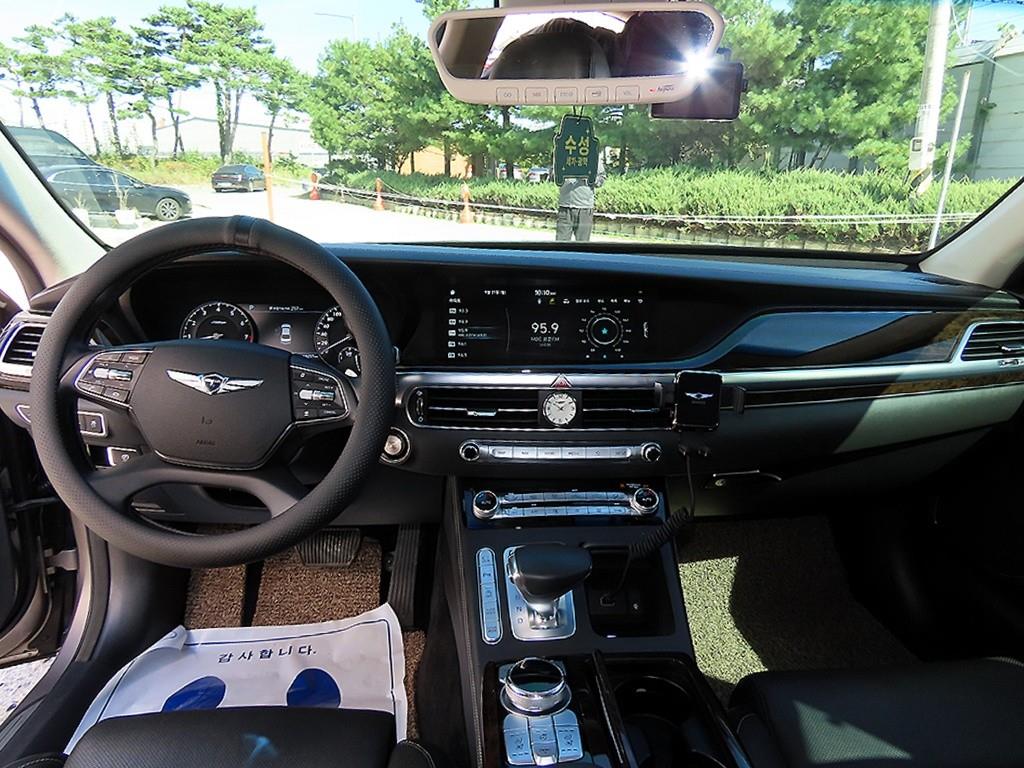 Genesis G90 — photo 07