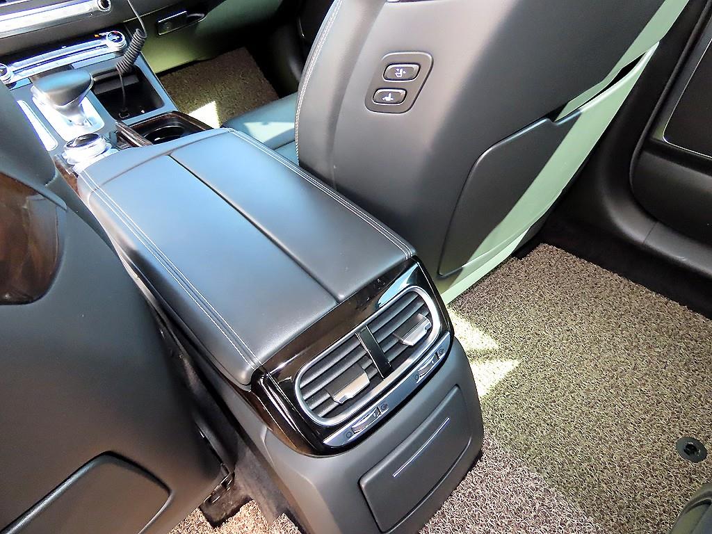 Genesis G90 — photo 15