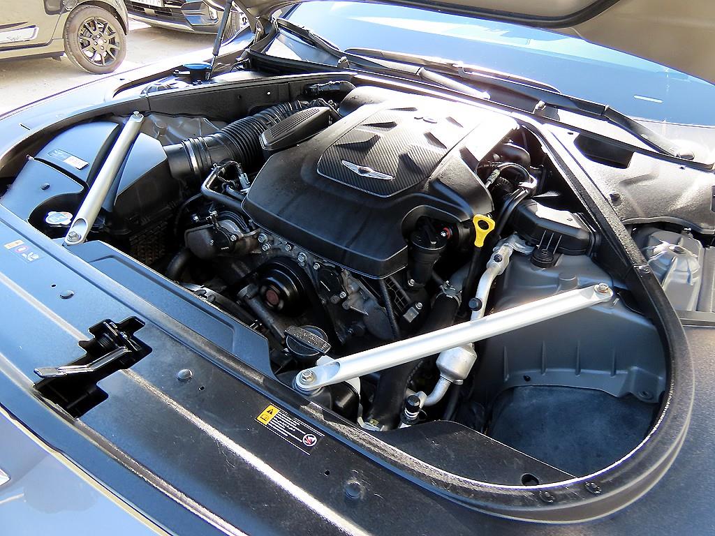 Genesis G90 — photo 19