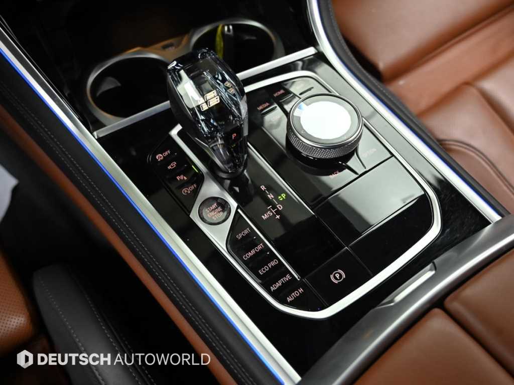 BMW 8-Series — photo 09