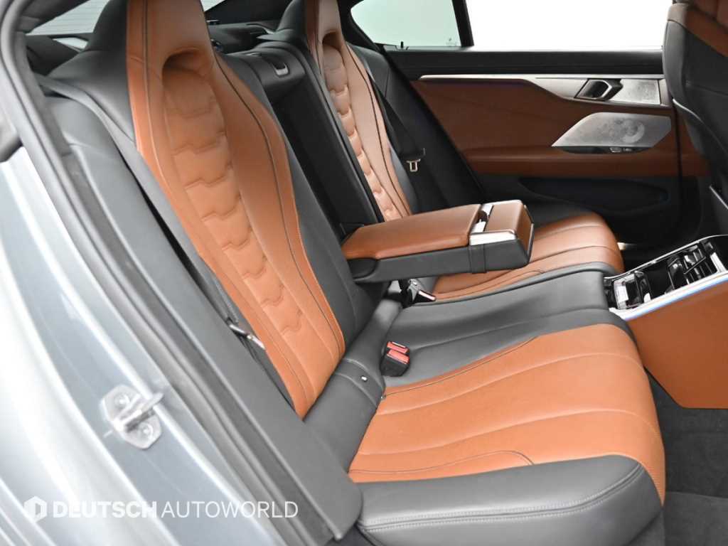 BMW 8-Series — photo 12