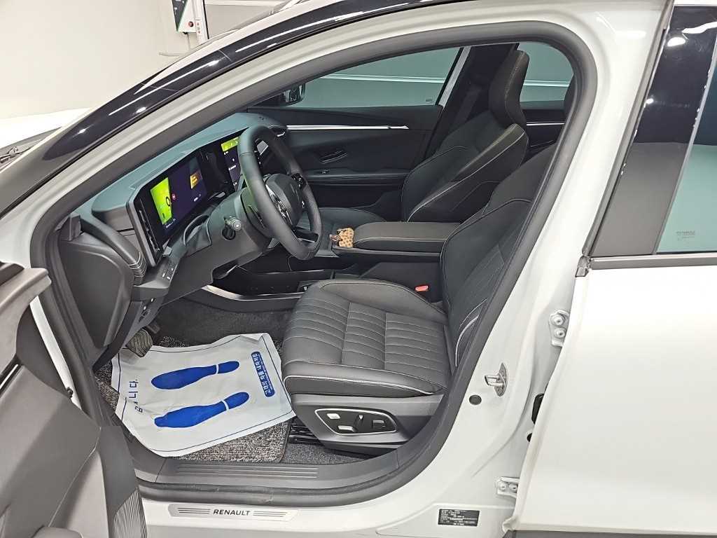 RENAULT Scenic — photo 11