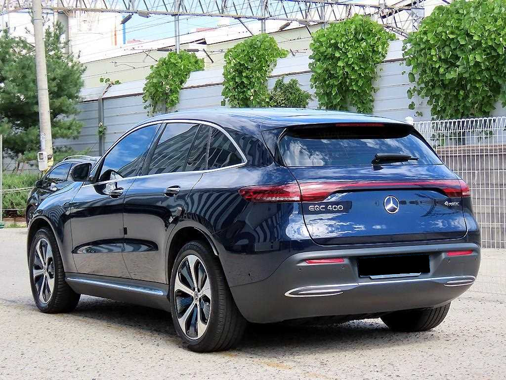 Mercedes-Benz EQC — photo 03