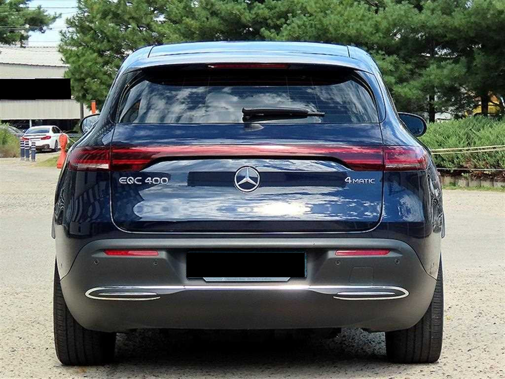Mercedes-Benz EQC — photo 04
