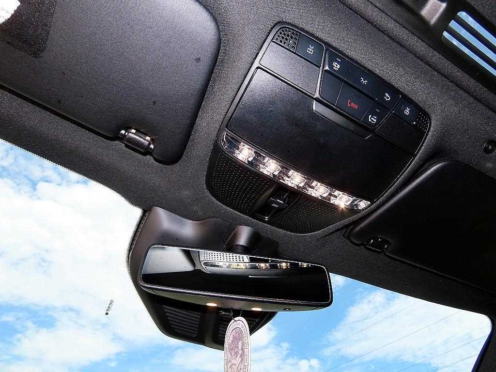 Mercedes-Benz EQC — photo 14