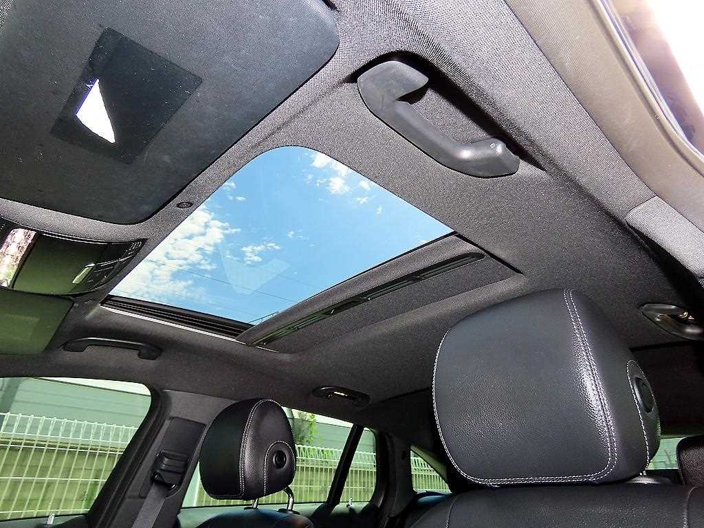 Mercedes-Benz EQC — photo 15