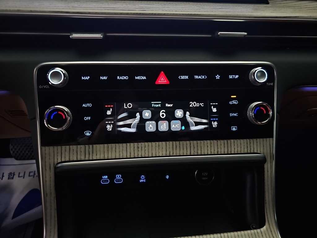 Genesis GV80 — photo 10