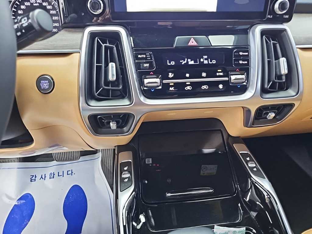 Kia Sorento — photo 10
