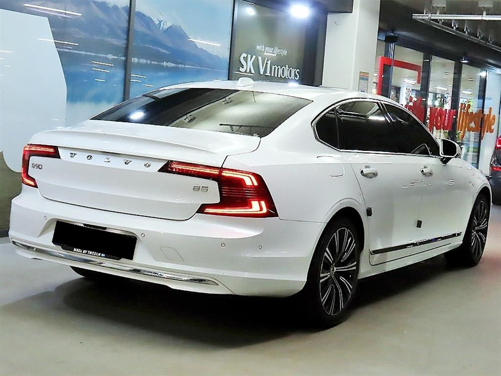 Volvo S90 — photo 04