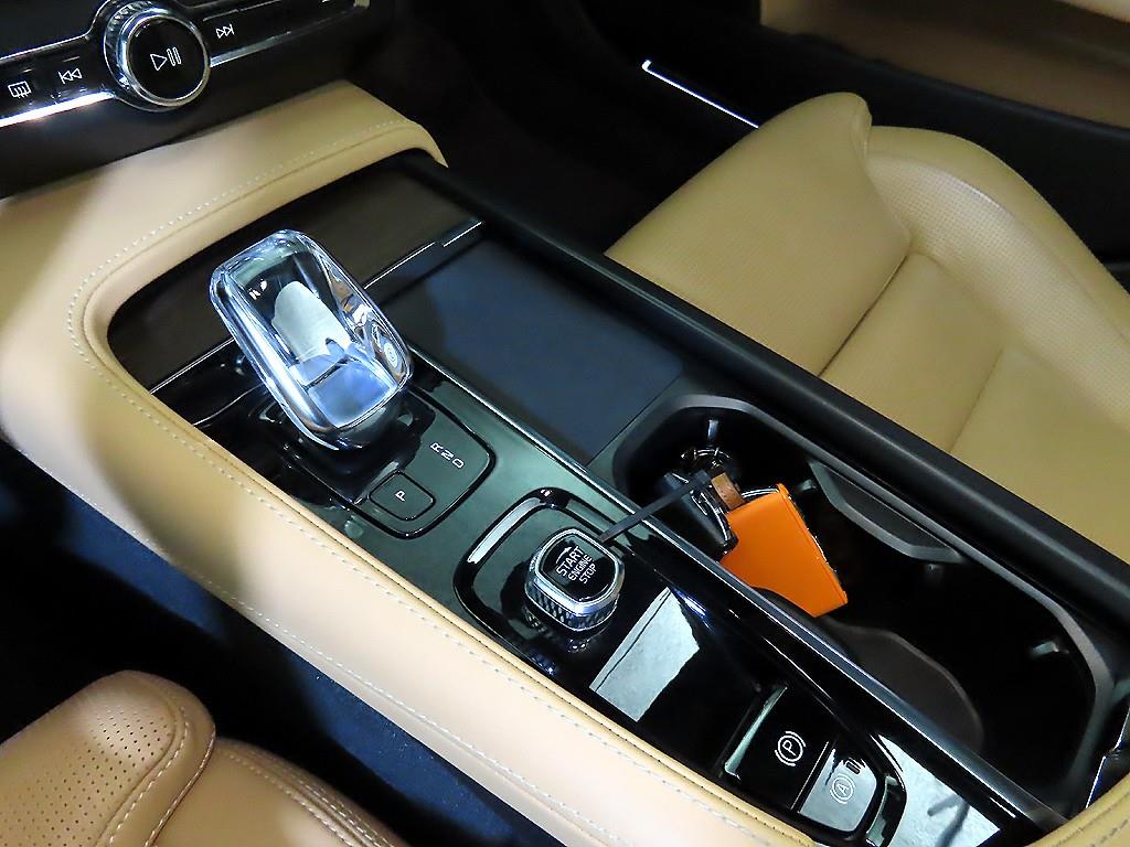 Volvo S90 — photo 12