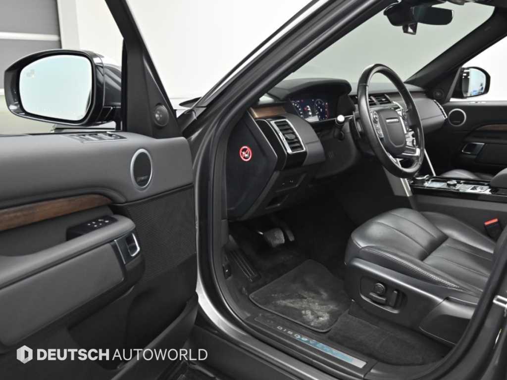 Land Rover Discovery — photo 11