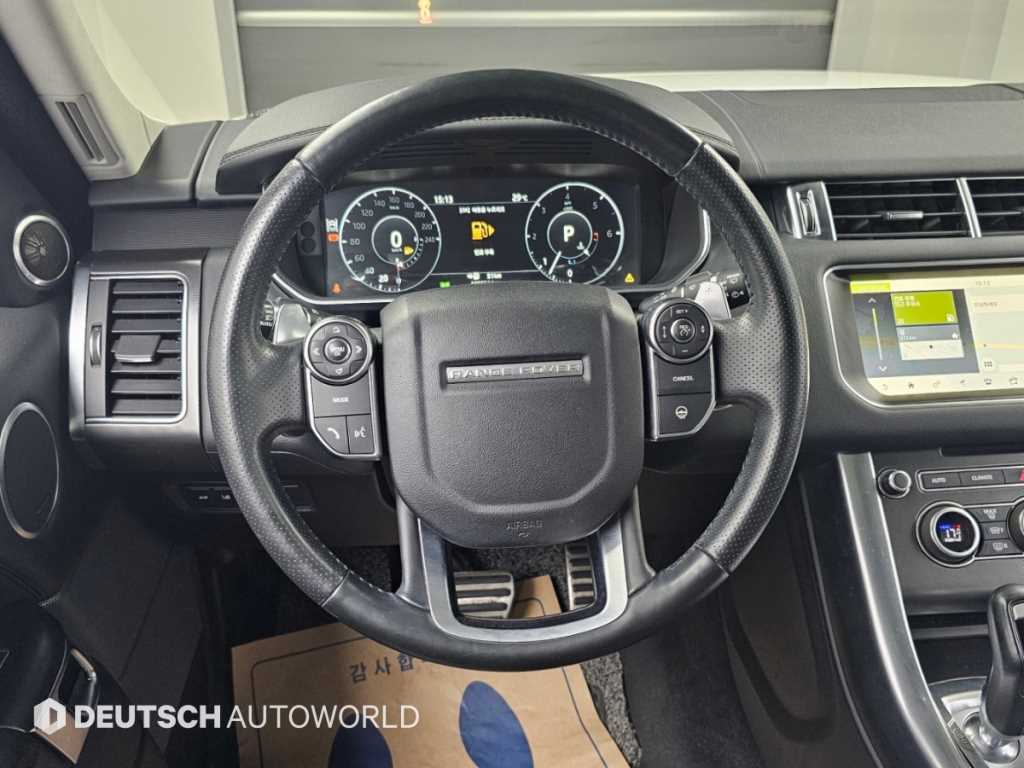 Land Rover Range Rover Sport — photo 13