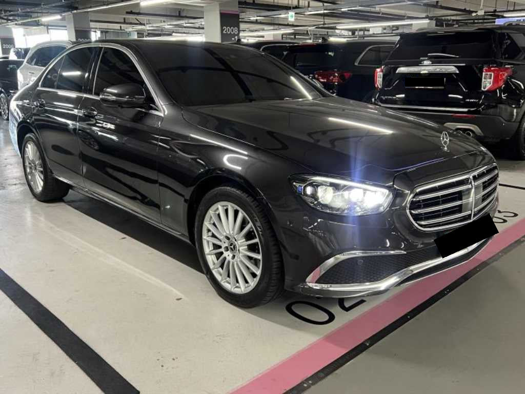 Mercedes-Benz E-Class — photo 03