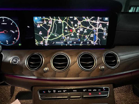 Mercedes-Benz E-Class — photo 11
