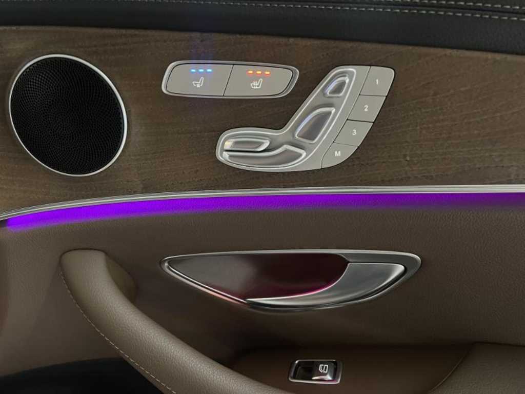 Mercedes-Benz E-Class — photo 19