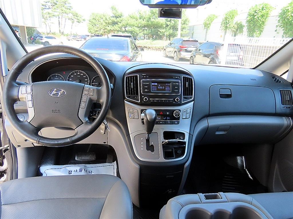 Hyundai Starex — photo 08