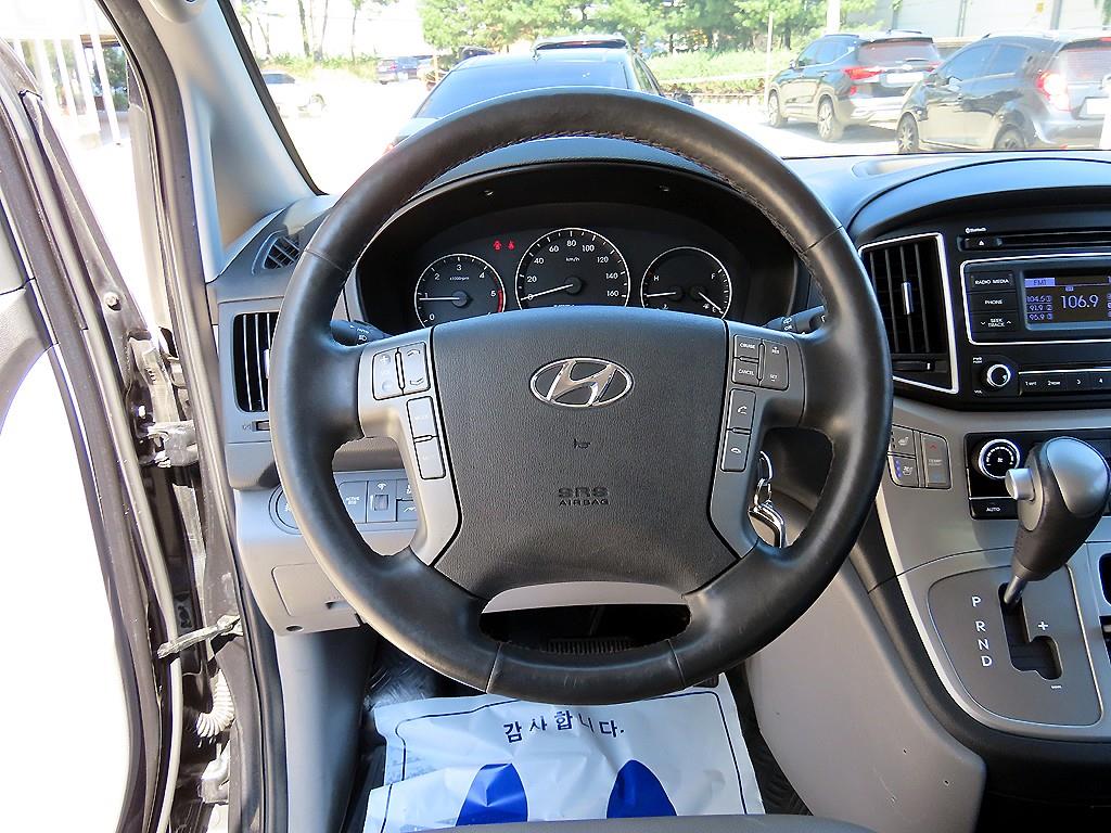 Hyundai Starex — photo 09