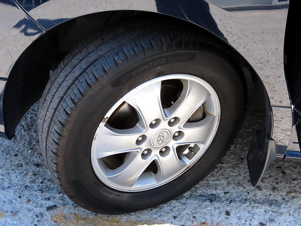Hyundai Starex — photo 19