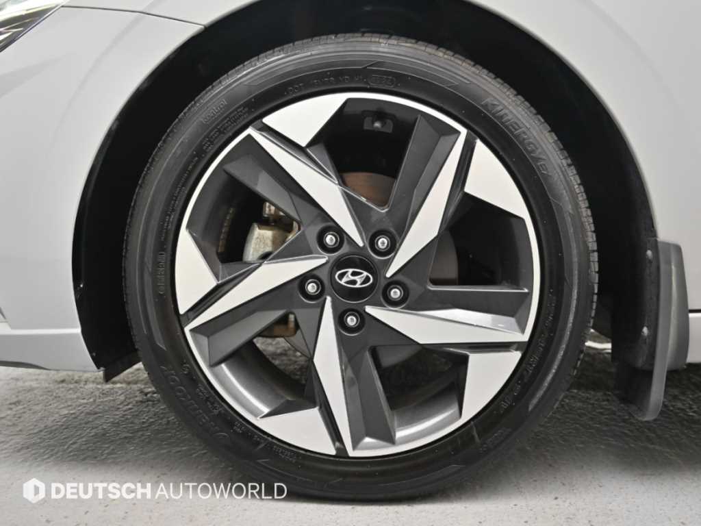 Hyundai Avante — photo 06