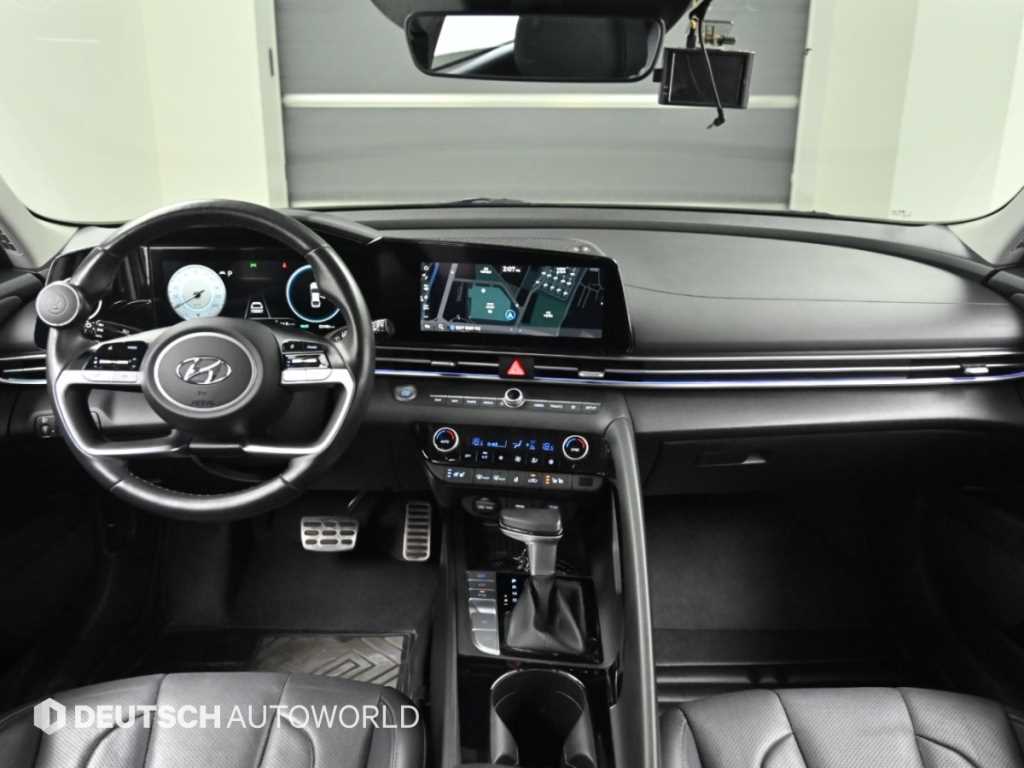 Hyundai Avante — photo 08