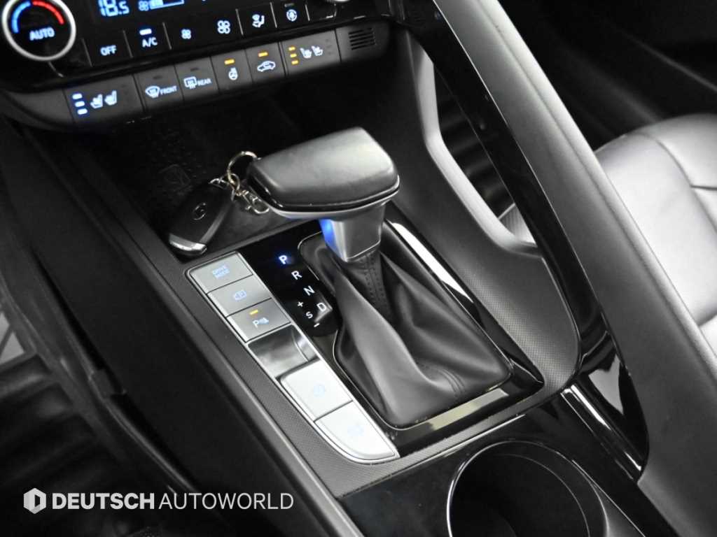 Hyundai Avante — photo 17