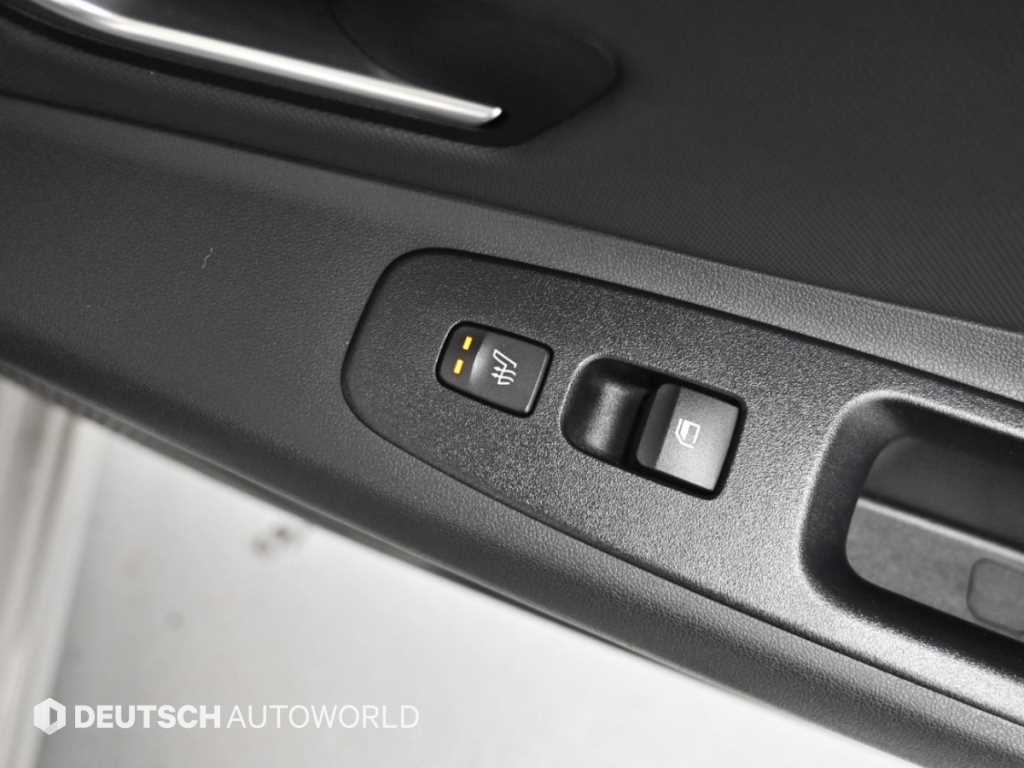 Hyundai Avante — photo 18