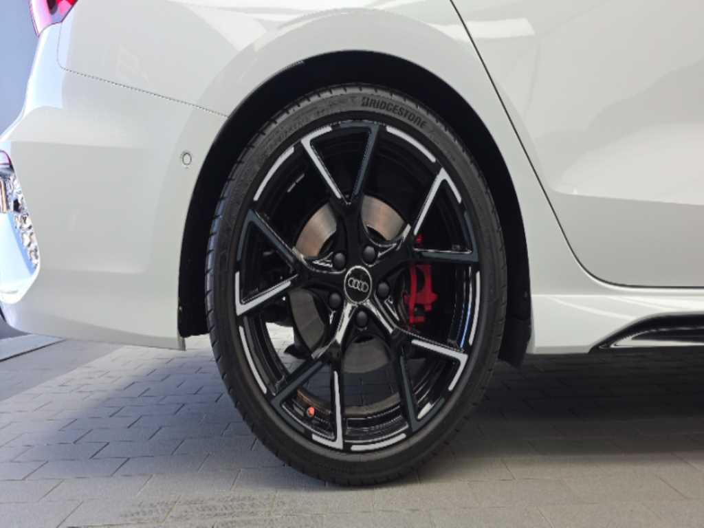 Audi RS3 — photo 05